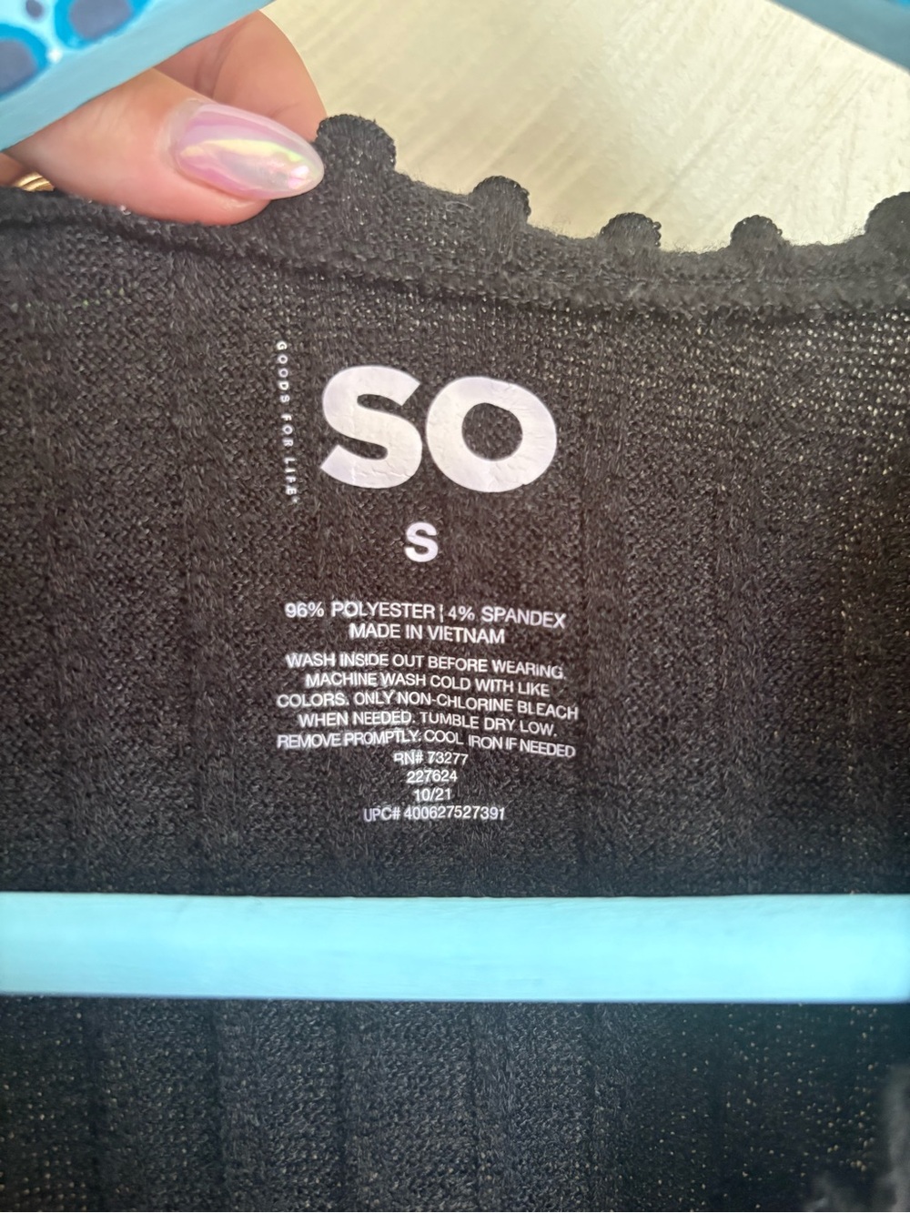 SO Black Ribbed Button-Front Crop Top - Picture 3 of 4